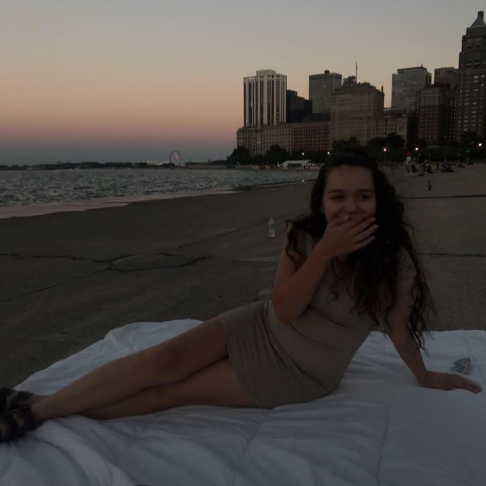 Meet your Posher, Yesenia